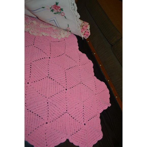 Vintage Doily Pink Cottage Rose Crochet Shabby Chic Collection of Five - Picture 5 of 5